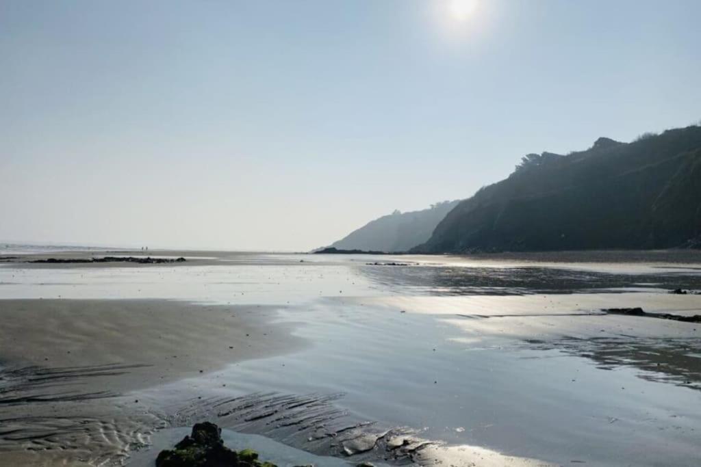Chaumiere Cotiere: Plage A 500M,A Deux Pas Du Gr34 Plerin Luaran gambar